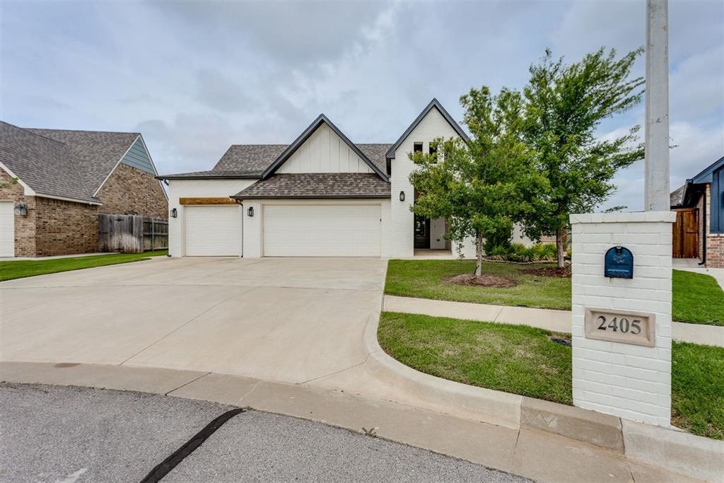 2405 Crystal Creek Drive, Yukon, OK 73099