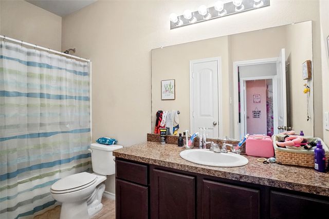 322 Chestnut Lane, Ponder, TX 76259