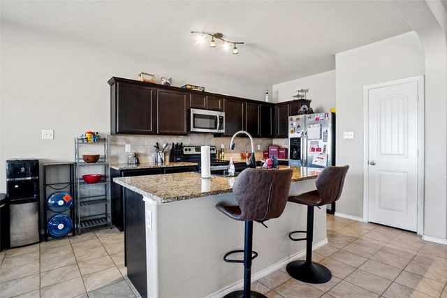 322 Chestnut Lane, Ponder, TX 76259