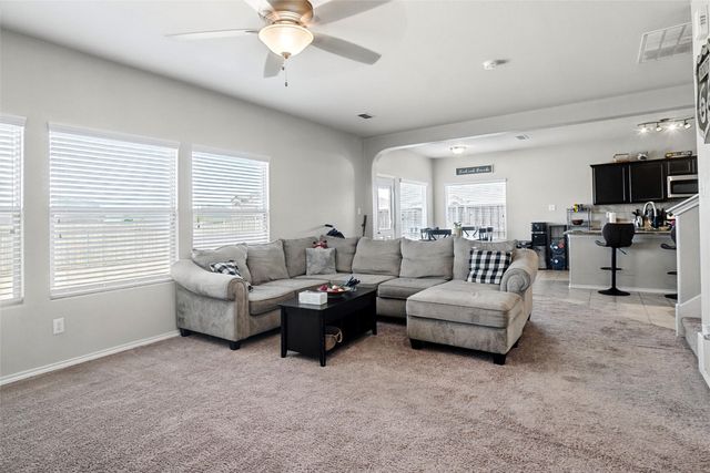 322 Chestnut Lane, Ponder, TX 76259