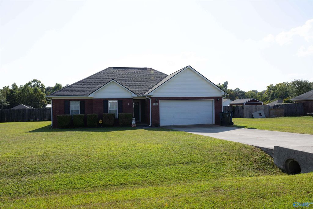206 Harlans Circle, Huntsville, AL 35811