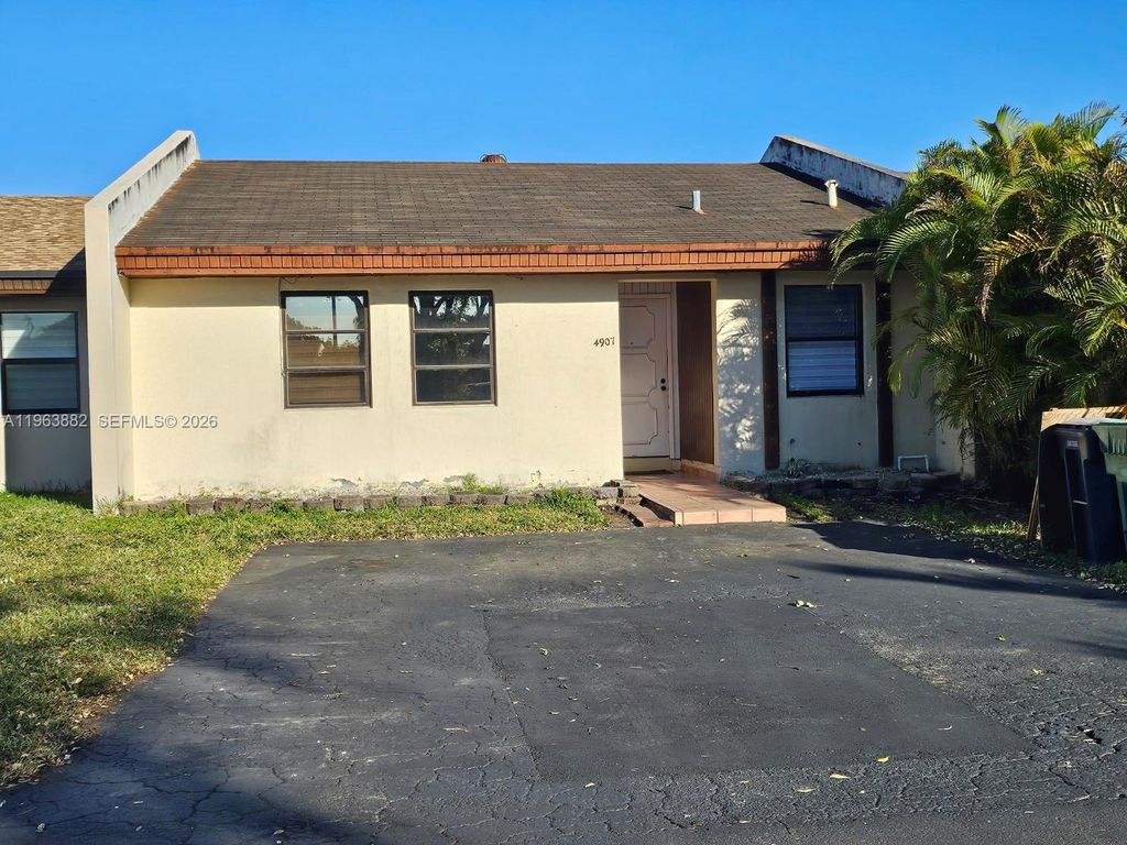 4907 SW 137th Ct, Miami, FL 33175