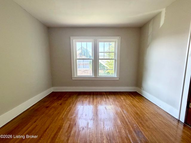 668 Lindell Ave 2, Louisville, KY 40211