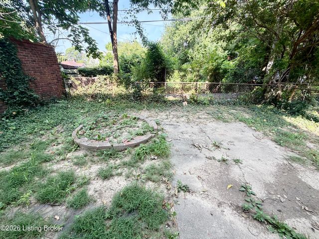 668 Lindell Ave 2, Louisville, KY 40211