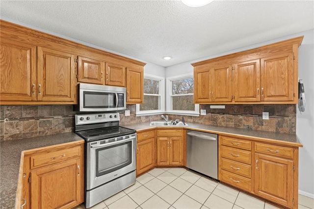 3715 SW Kimstin Circle, Blue Springs, MO 64015