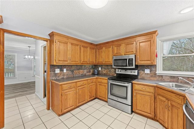 3715 SW Kimstin Circle, Blue Springs, MO 64015