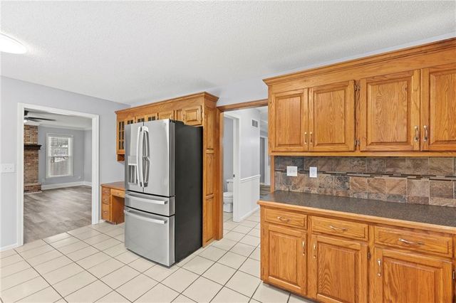 3715 SW Kimstin Circle, Blue Springs, MO 64015
