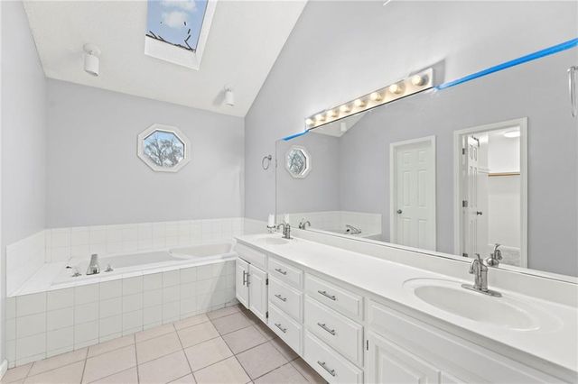 3715 SW Kimstin Circle, Blue Springs, MO 64015