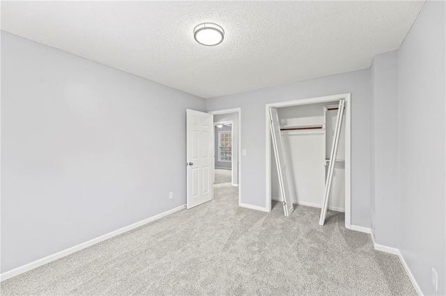 3715 SW Kimstin Circle, Blue Springs, MO 64015