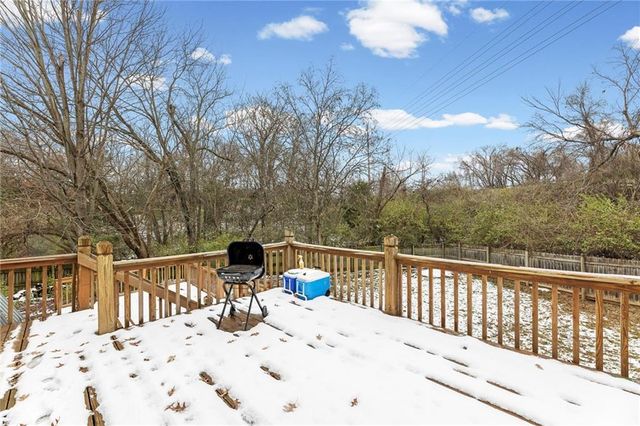 3715 SW Kimstin Circle, Blue Springs, MO 64015