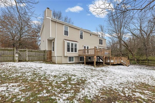 3715 SW Kimstin Circle, Blue Springs, MO 64015