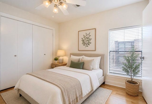 5830 Larkin Street, Houston, TX 77007
