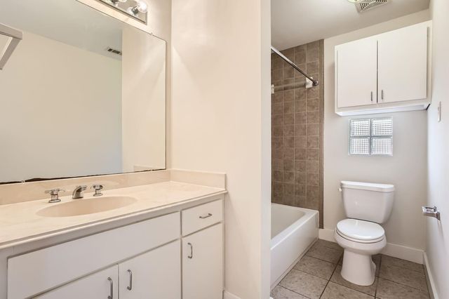 5830 Larkin Street, Houston, TX 77007