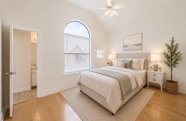 5830 Larkin Street, Houston, TX 77007
