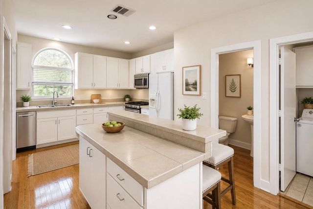 5830 Larkin Street, Houston, TX 77007
