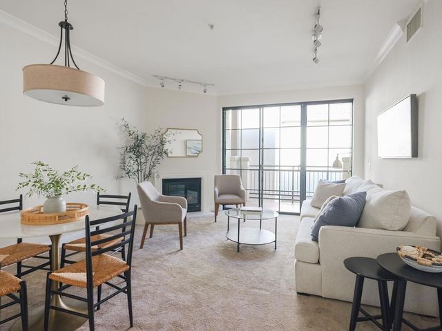 633 Elm Street 406, San Carlos, CA 94070