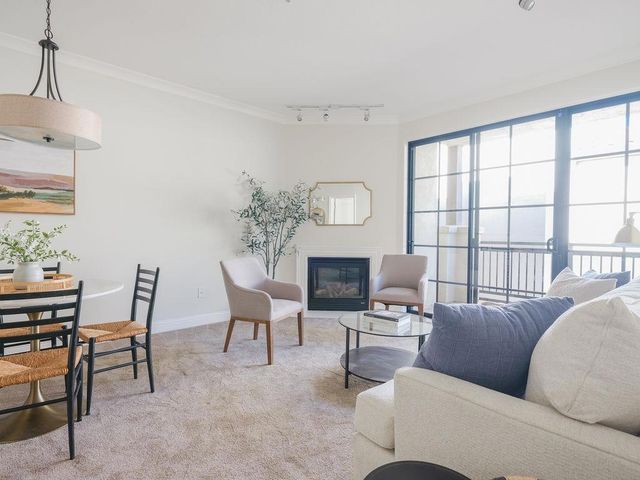 633 Elm Street 406, San Carlos, CA 94070