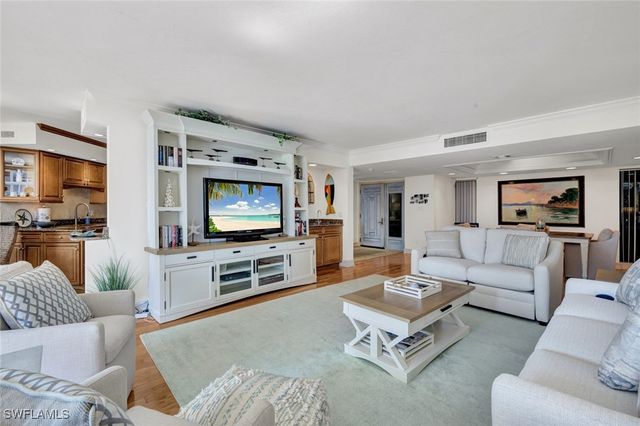 4551 Gulf Shore BLVD N 505, Naples, FL 34103