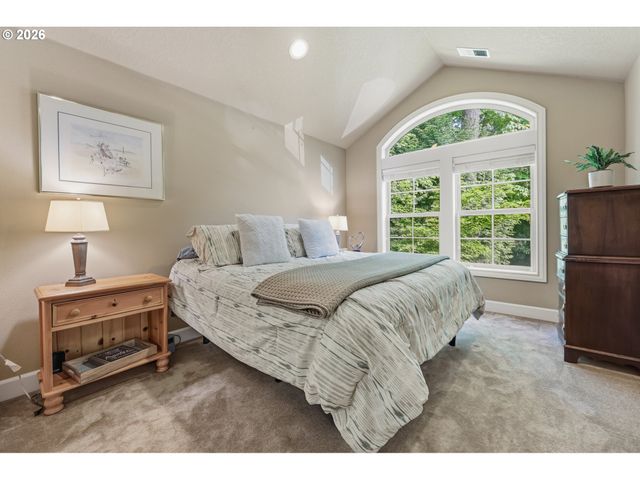 5352 WASHINGTON Ct, Lake Oswego, OR 97035