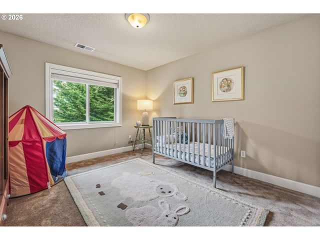 5352 WASHINGTON Ct, Lake Oswego, OR 97035