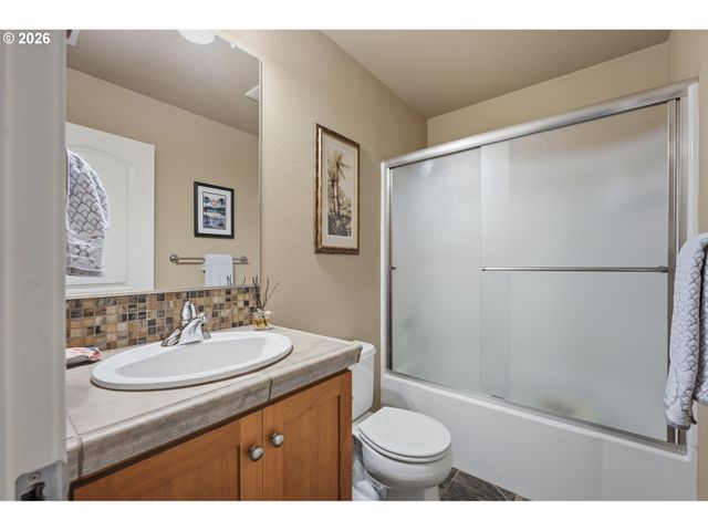 5352 WASHINGTON Ct, Lake Oswego, OR 97035