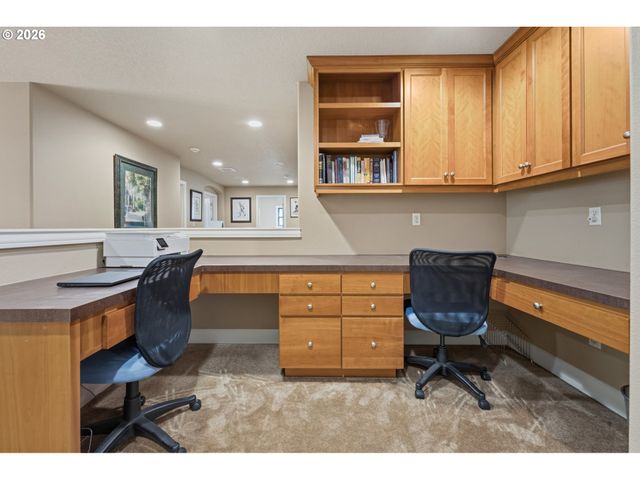 5352 WASHINGTON Ct, Lake Oswego, OR 97035