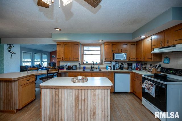 917 E EMERSON Street, Morton, IL 61550