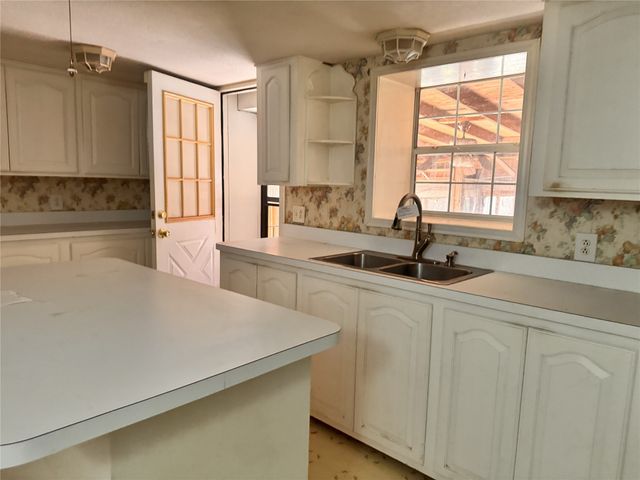 508 Lilac Drive, Granbury, TX 76049