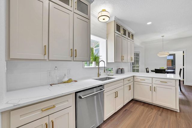 15415 Skyhawk Lane, Beach City, TX 77523