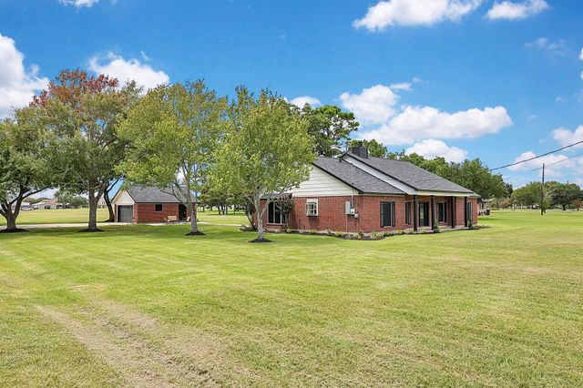 15415 Skyhawk Lane, Beach City, TX 77523