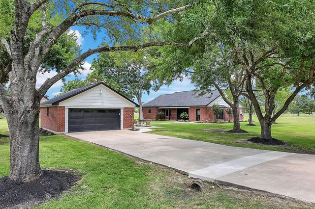 15415 Skyhawk Lane, Beach City, TX 77523