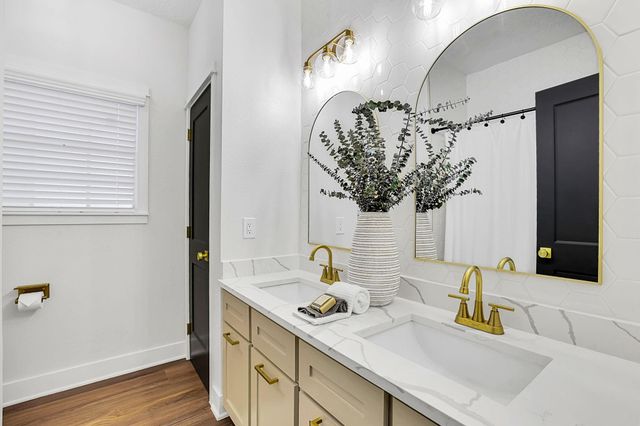 15415 Skyhawk Lane, Beach City, TX 77523