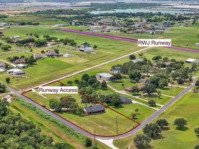 15415 Skyhawk Lane, Beach City, TX 77523