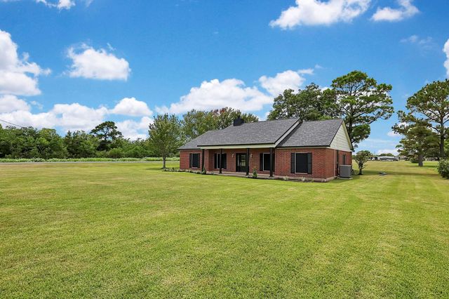15415 Skyhawk Lane, Beach City, TX 77523