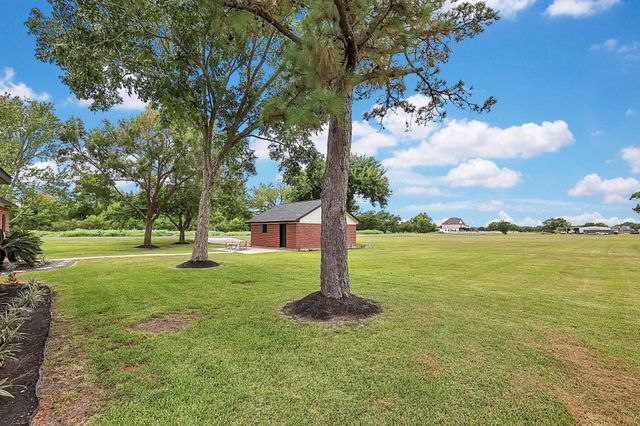 15415 Skyhawk Lane, Beach City, TX 77523