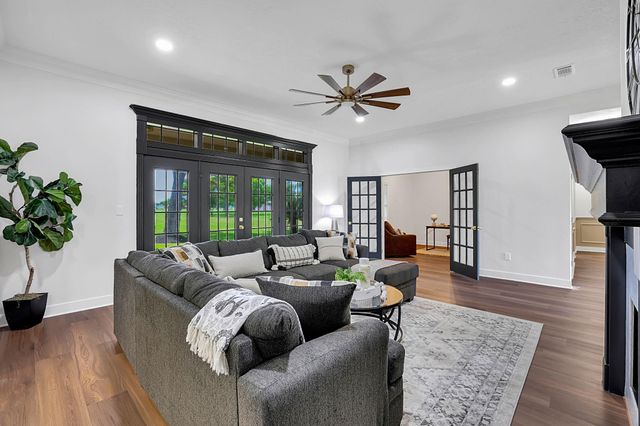 15415 Skyhawk Lane, Beach City, TX 77523