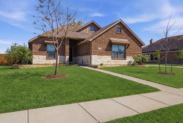 717 Long Prairie Drive, Royse City, TX 75189