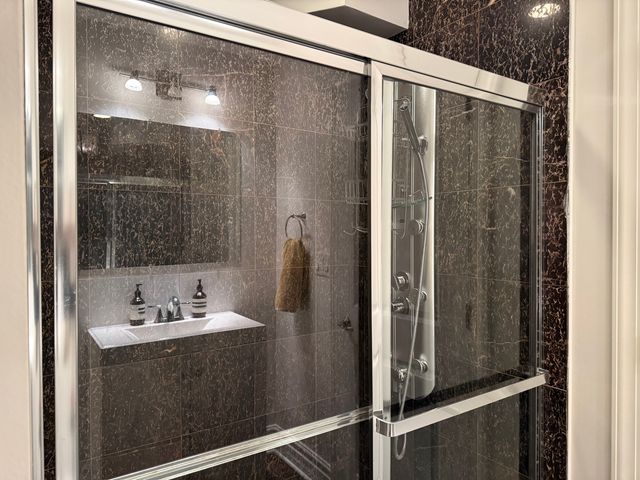 5014 S KING Drive 2E, Chicago, IL 60615