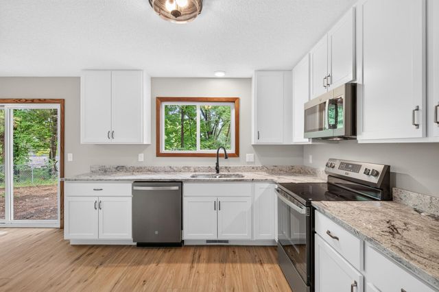 18212 Ginavale Lane, Eden Prairie, MN 55346