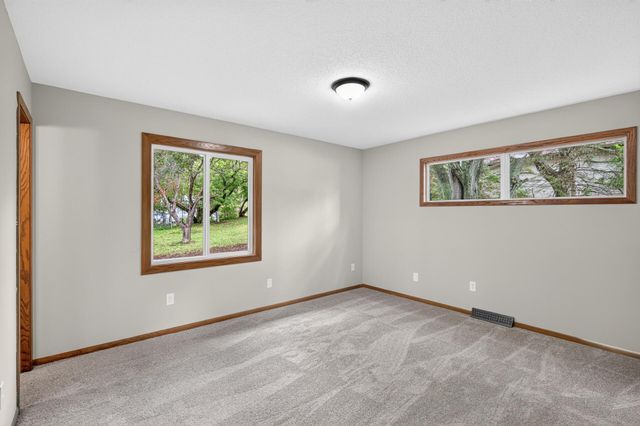 18212 Ginavale Lane, Eden Prairie, MN 55346