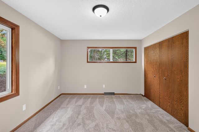 18212 Ginavale Lane, Eden Prairie, MN 55346