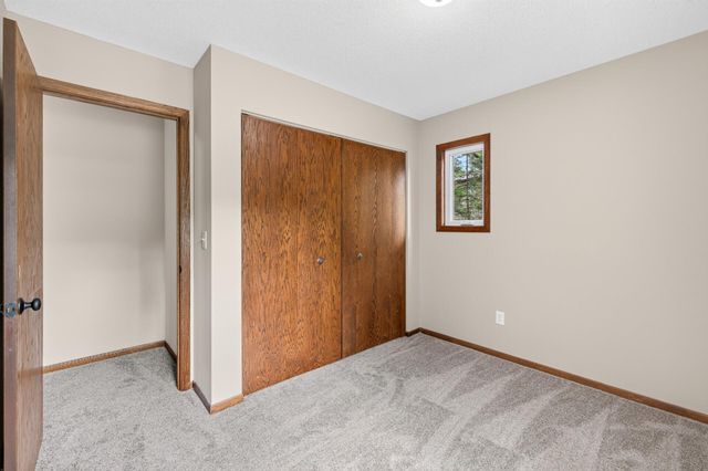 18212 Ginavale Lane, Eden Prairie, MN 55346