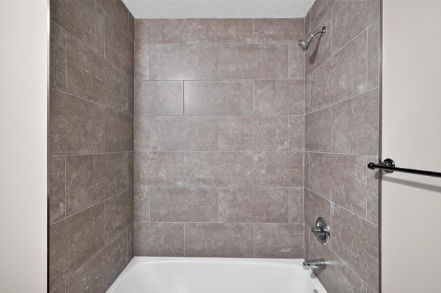 18212 Ginavale Lane, Eden Prairie, MN 55346