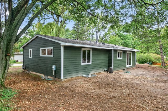 18212 Ginavale Lane, Eden Prairie, MN 55346