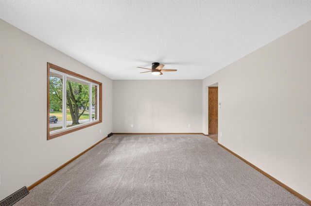 18212 Ginavale Lane, Eden Prairie, MN 55346