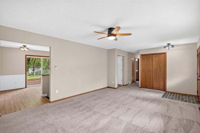 18212 Ginavale Lane, Eden Prairie, MN 55346