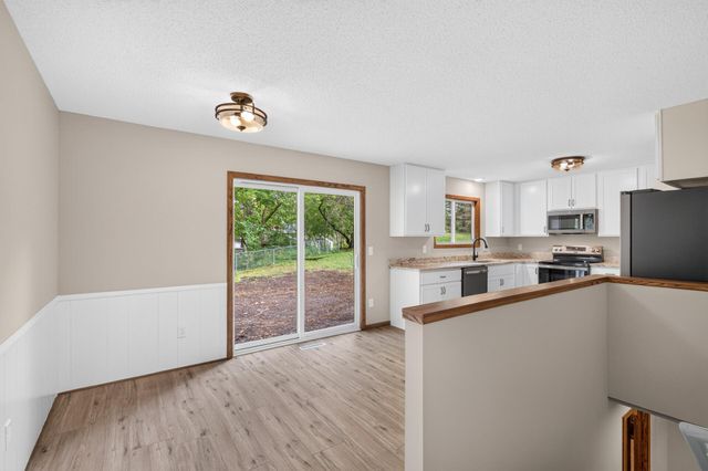 18212 Ginavale Lane, Eden Prairie, MN 55346
