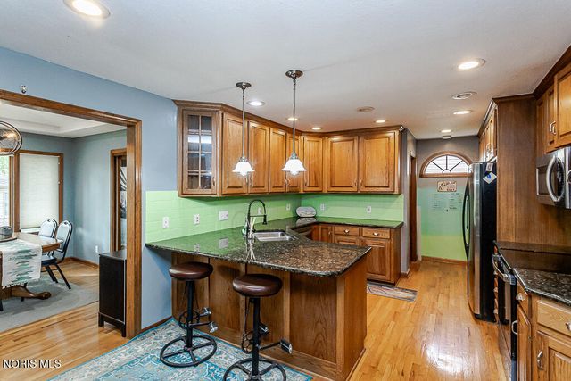 546 Bruns Drive, Rossford, OH 43460