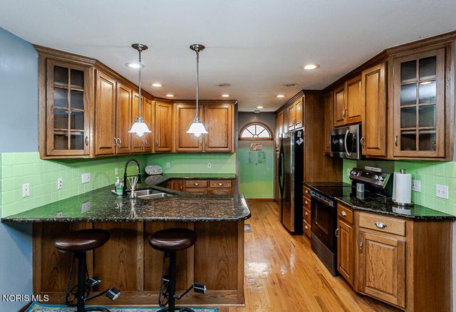 546 Bruns Drive, Rossford, OH 43460