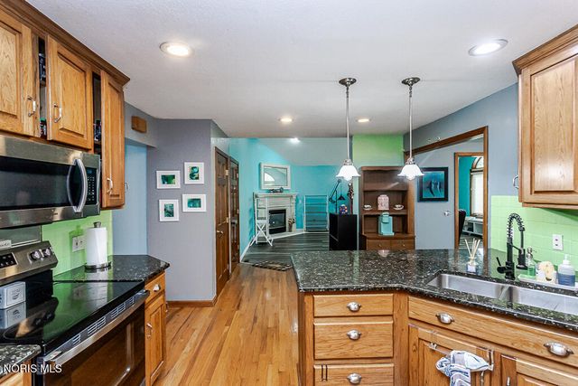 546 Bruns Drive, Rossford, OH 43460